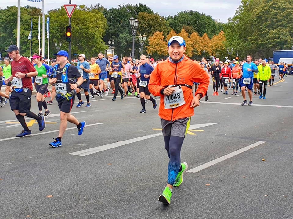 Runner Trần Việt Anh lần đầu chạy giải Berlin Marathon. Ảnh: