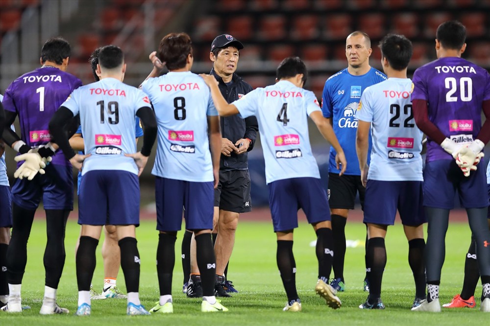 HLV Akira Nishino được kì vọng sẽ để lại ấn tượng với trận ra mắt ĐT Thái Lan. Ảnh: Siam Sport
