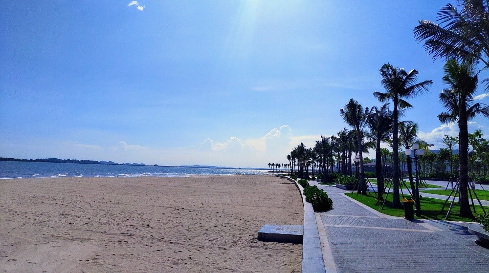 Bãi biển Marina Bay là một trong những điểm nhấn của đại đô thị Halong Marina.