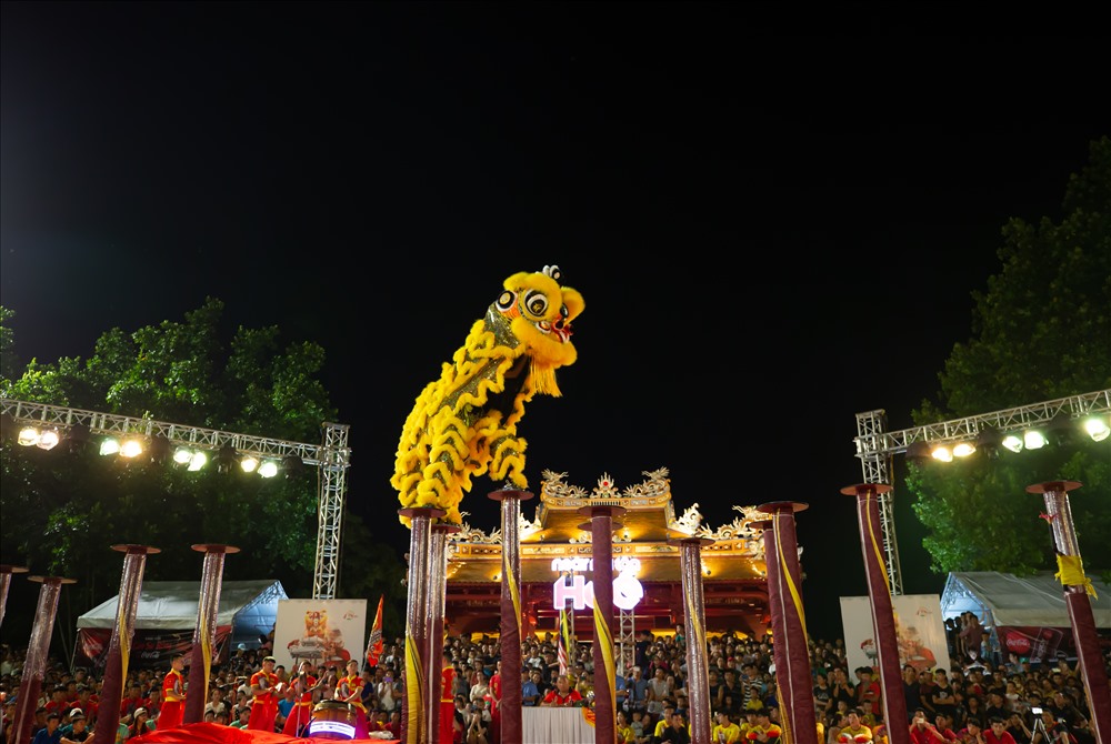 Những màn biểu diễn lân mãn nhãn.