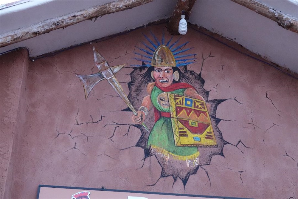 Những bức vẽ hồn nhiên của người Peru ở ngôi làng gần Ruộng bậc thang Moray.