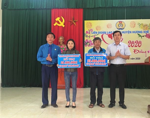 LĐLĐ huyện Hương Khê hỗ trợ làm 2 nhà Mái ấm công đoàn
