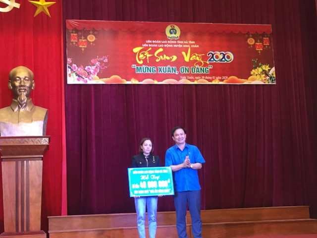 LĐLĐ tỉnh Hà Tĩnh hỗ trợ làm nhà Mái ấm công đoàn
