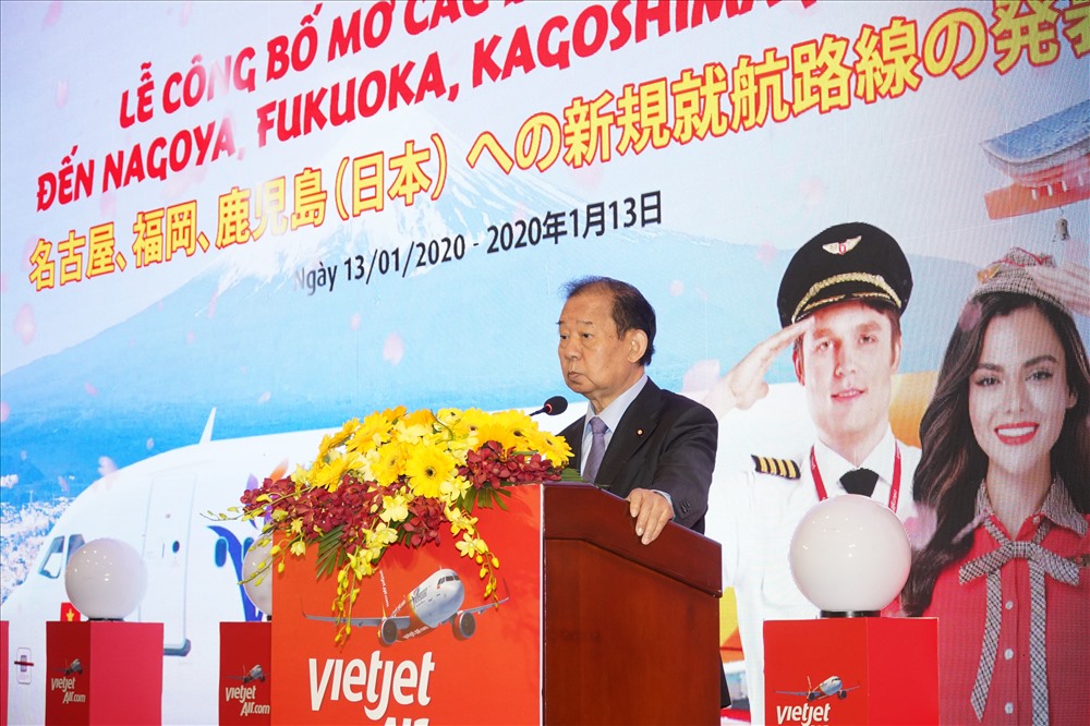 Tổng thư ký Đảng Đân chủ tự do, Chủ tịch Liên minh Nghị sĩ Hữu nghị Nhật-Việt Nikai Toshihiro phát biểu tại lễ công bố và chúc mừng thành viên liên đoàn kinh tế Nhật Bản Keidanren Vietjet.