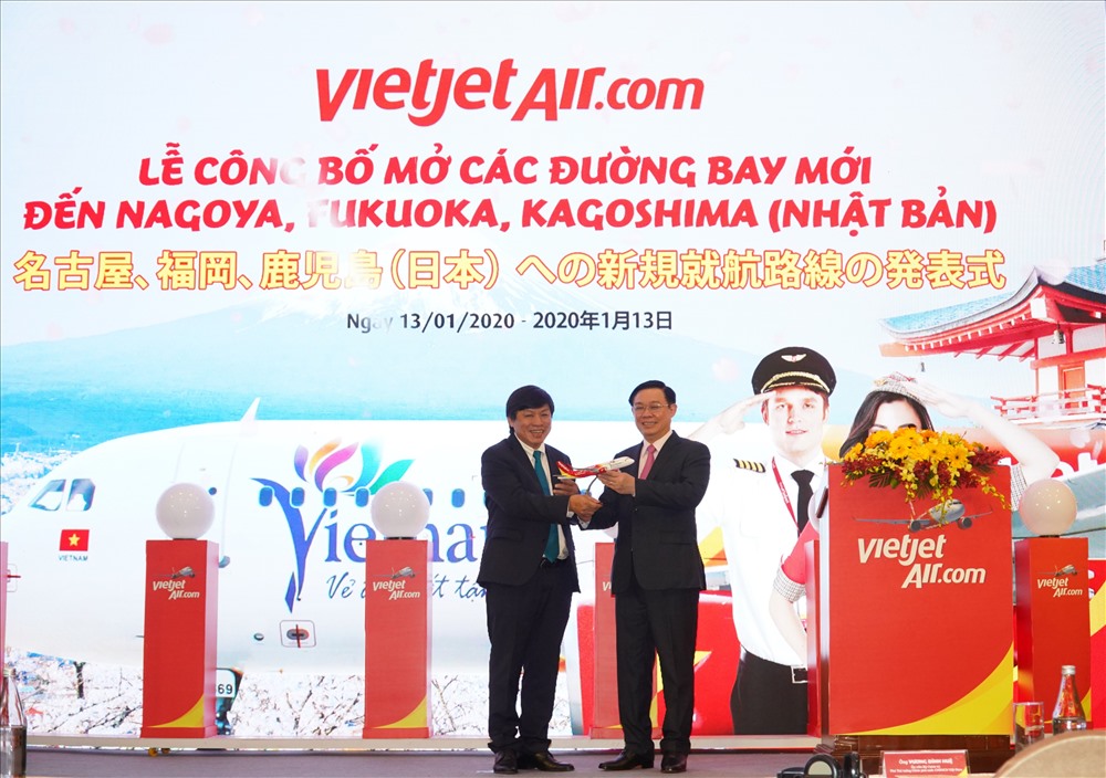 Phó Chủ tịch HĐQT Vietjet Nguyễn Thanh Hùng cảm ơn các cơ quan chính phủ hai nước đã ủng hộ Vietjet trong hành trình mở rộng mạng bay.