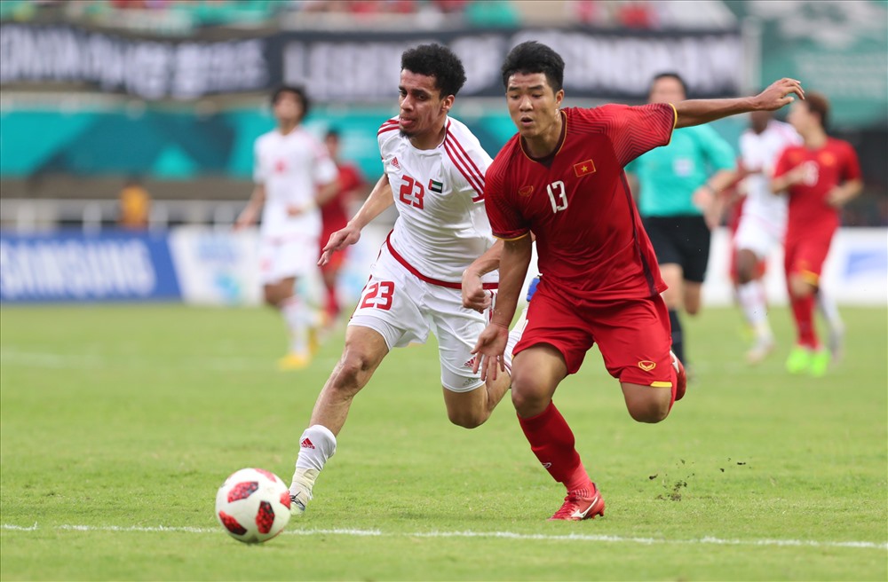 Đức Chinh dự bị, U23 Việt Nam chỉ đá với 1 tiền đạo. Ảnh: Đ.Đ