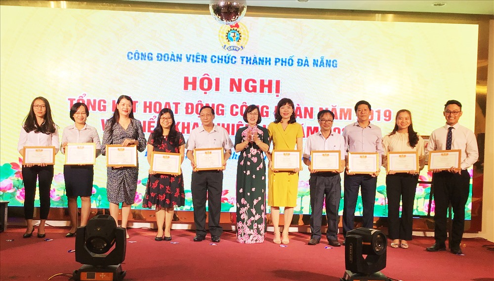 CĐ Viên chức TP Đà Nẵng khen thưởng các cá nhân có thành tích tiêu biểu trong hoạt động CĐ năm 2019