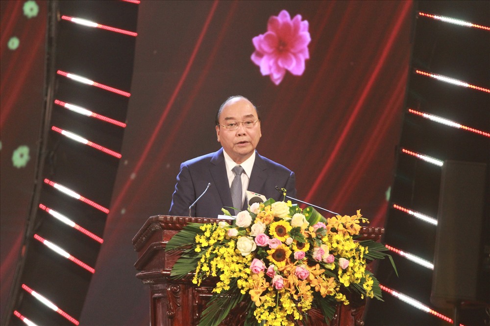 Thủ tướng Chính phủ Nguyễn Xuân Phúc phát biểu tại lễ trao giải tối 15.1. Ảnh T.Vương