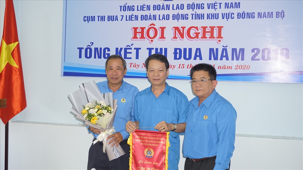 Bàn giao vai trò cụm trưởng, cụm phó thi đua năm 2020 cho tỉnh Bình Thuận và Ninh Thuận.