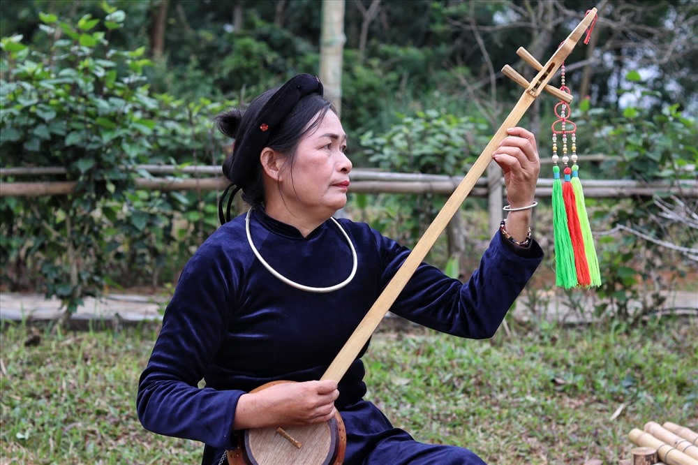 Thực hành Then của người Tày, Nùng, Thái ở Việt Nam được UNESCO công nhân là di sản văn hóa nhân loại.