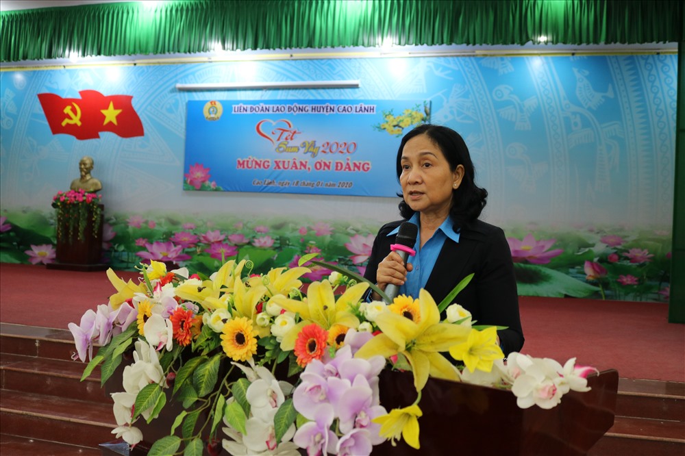 PCT LĐLĐ tỉnh Nguyễn Thị Thu Ba phát biểu. Ảnh: LN
