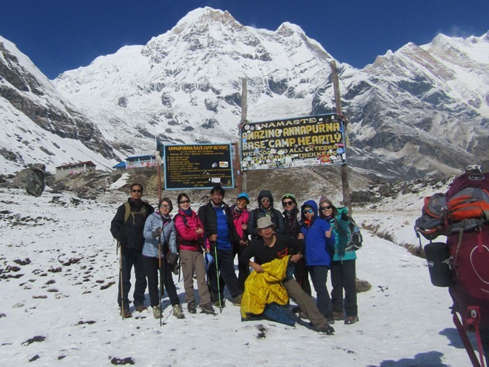 Núi Annapurna là địa điểm leo núi yêu thích của nhiều khách du lịch. Ảnh: mountainmarttreks.com