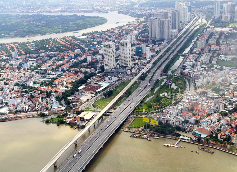 Dự kiến đi vào hoạt động vào năm 2021, tuyến metro số 1 (Bến Thành - Suối Tiên) sẽ trở thành tuyến vận tải hành khách công cộng có sức chở lớn đầu tiên tại TPHCM và cả nước. Đồng thời, tuyến metro số 1 cũng như các tuyến metro khác đang lần lượt triển khai xây dựng sau khi hoàn thành sẽ góp phần tạo việc đi lại thuận tiện cho người dân.