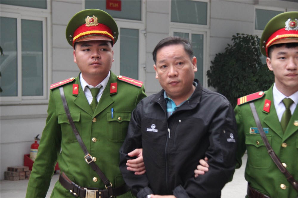 Bị cáo Nguyễn Quang Thành là một trong 3 người bị tạm giam.
