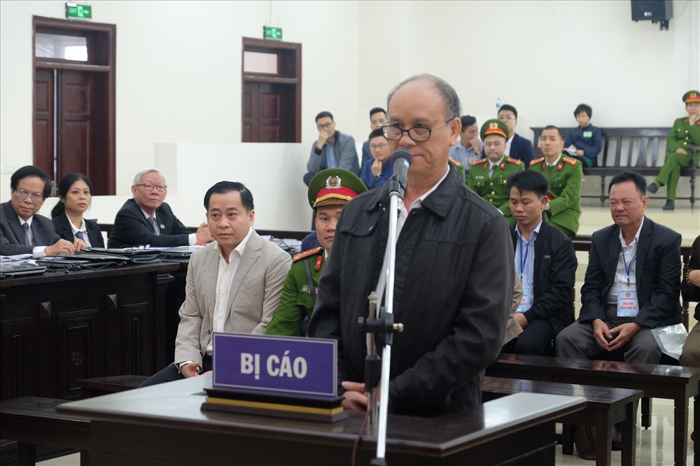 Bị cáo Trần Văn Minh tại phiên tòa sơ thẩm vụ thâu tóm nhà đất công sản ở Đà Nẵng.