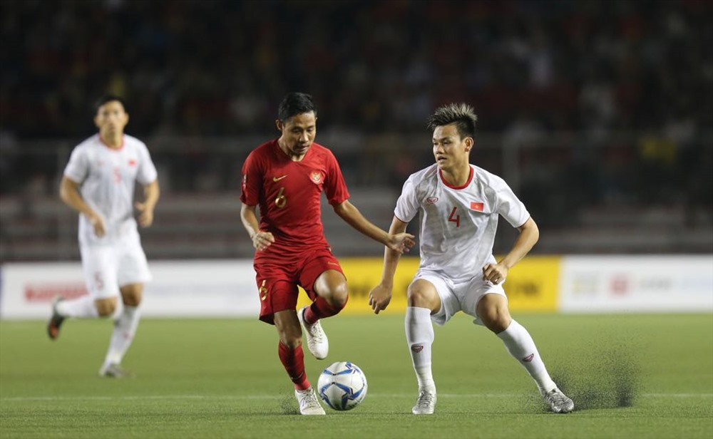 Hậu vệ Hồ Tấn Tài của U23 Việt Nam bị treo giò trận mở màn với U23 UAE vì nhận 2 thẻ vàng ở vòng loại. Ảnh: D.P