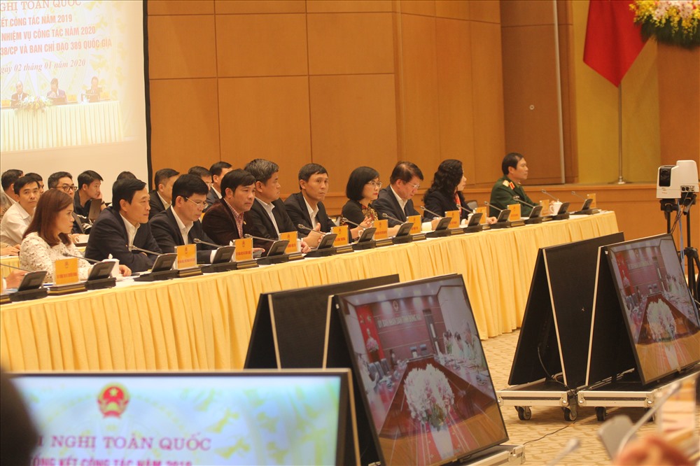 Hội nghị trực tuyến diễn ra chiều 2.1. Ảnh T.Vương