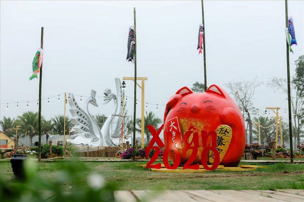 Trong những ngày đầu năm mới, người dân Hà Nội sẽ có cơ hội được ngắm thung lũng hoa với đủ sắc màu mang chủ đề “Bản giao hưởng mùa xuân”