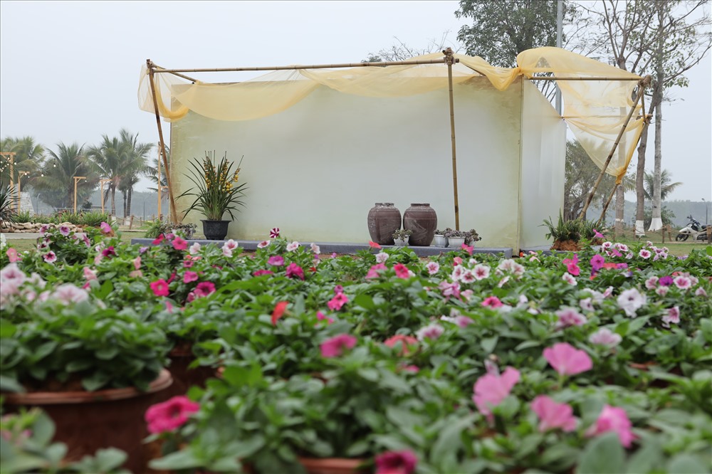 Lễ hội Xuân Ecopark 2020 sẽ mở cửa đón tiếp tất cả khách hàng bao gồm cả cư dân và người dân đến thưởng thức. Thời gian mở cửa đón khách từ chiều ngày 26.1 (mùng 2 âm lịch) đến hết ngày 02.2 (mùng 9 âm lịch) tại Công viên Hồ thiên nga, khu đô thị Ecopark.