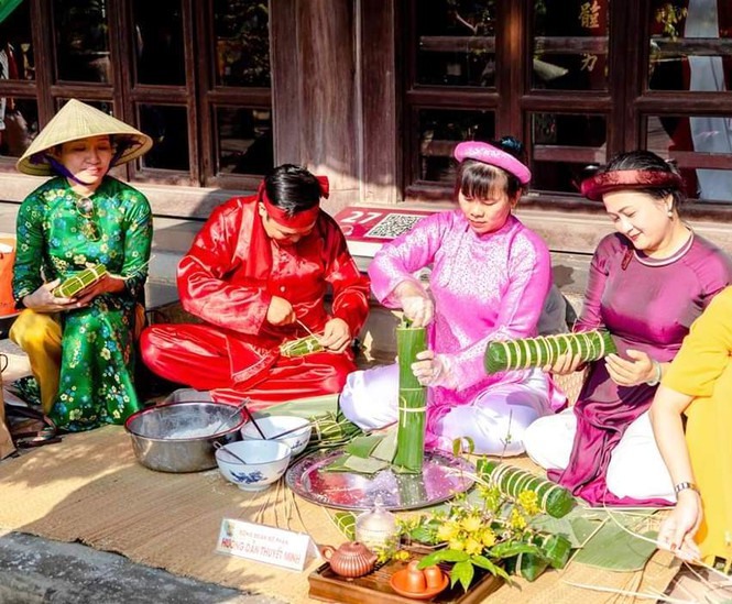 Hương xưa bánh Tết được tổ chức tại cung Diên Thọ.