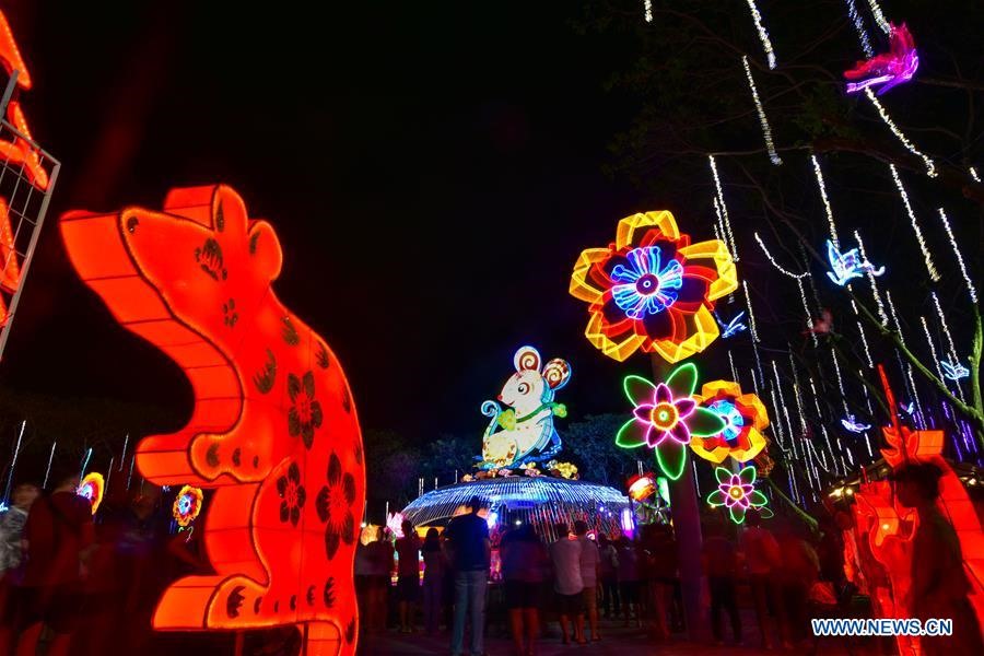 Những đèn lồng hình con chuột - biểu tượng của năm Canh Tý là hình ảnh chủ đạo của lễ hội năm nay ở Malaysia. Ảnh: Xinhua