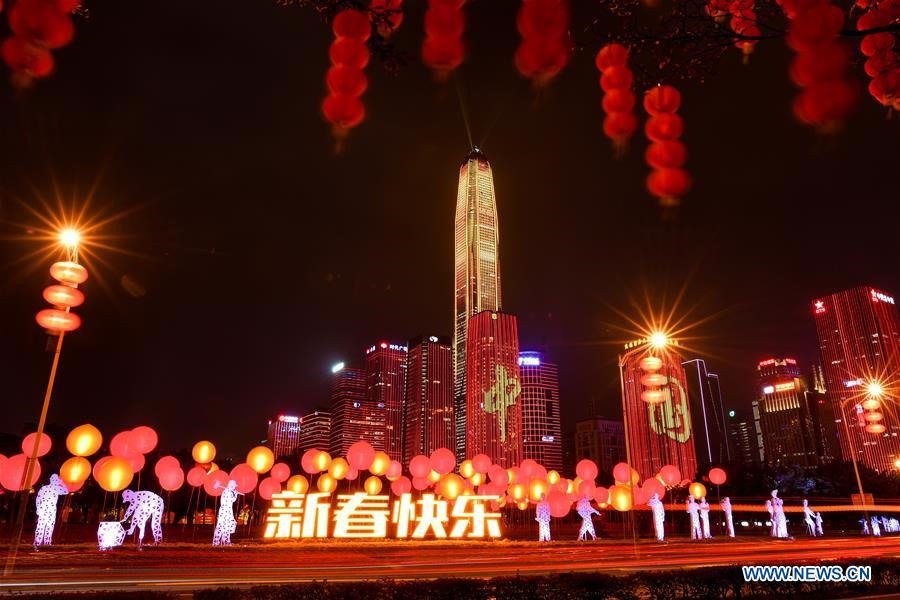 Đèn lồng được treo để chào đón năm mới tại thành phố Thâm Quyến, tỉnh Quảng Đông, miền Nam Trung Quốc. Ảnh: Xinhua