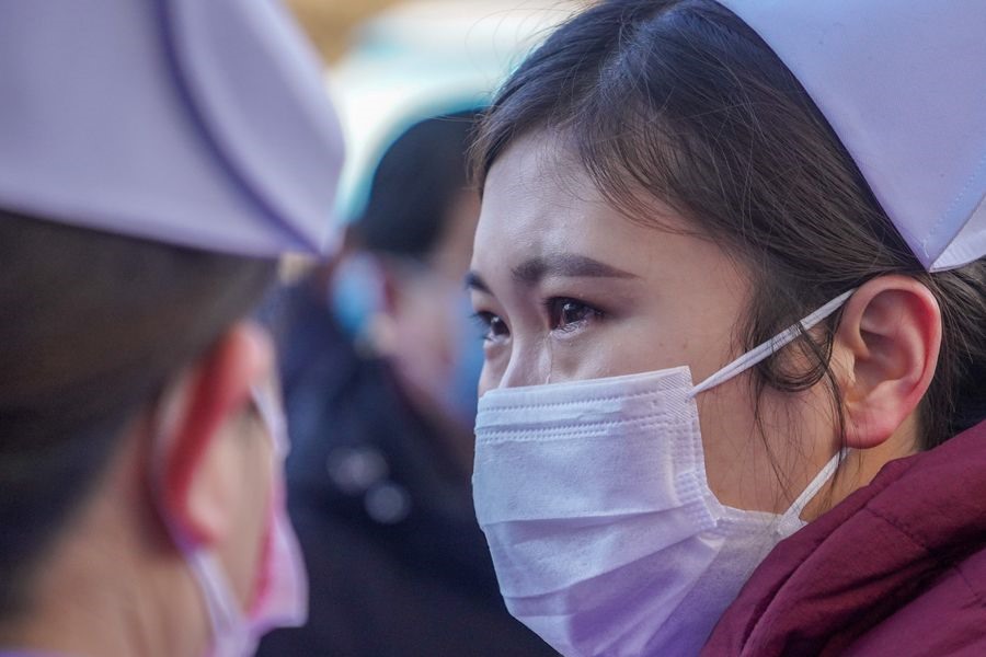 Trung Quốc đang huy động các nhân viên y tế tới hỗ trợ ở tỉnh Hồ Bắc, nơi hệ thống nhân viên y tế địa phương đang căng mình chống chọi với dịch virus corona. Ảnh: Tân Hoa Xã.