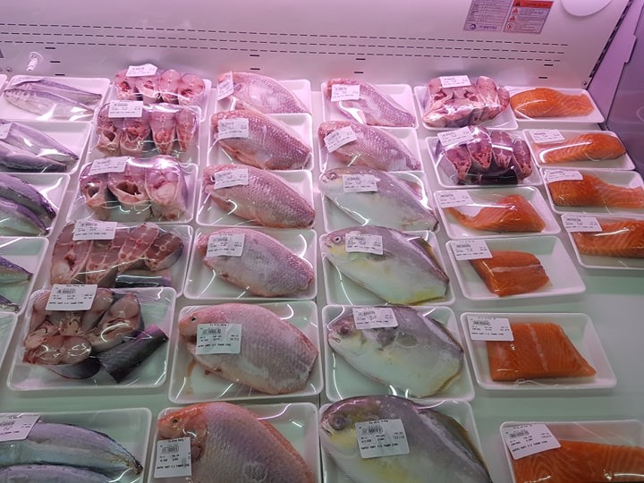 Rau củ, cá... là những mặt hàng được người tiêu dùng mua nhiều sau Tết.