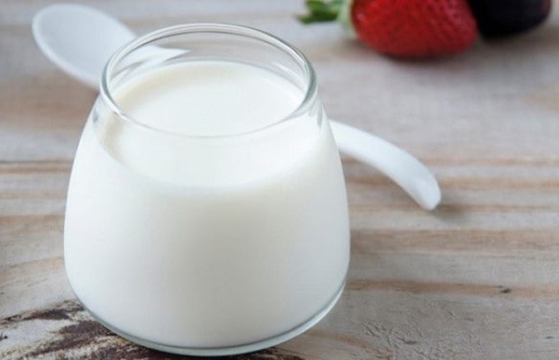 Ăn sữa chua hàng ngày để cải thiện đường tiêu hóa cũng như tỉnh táo làm việc.