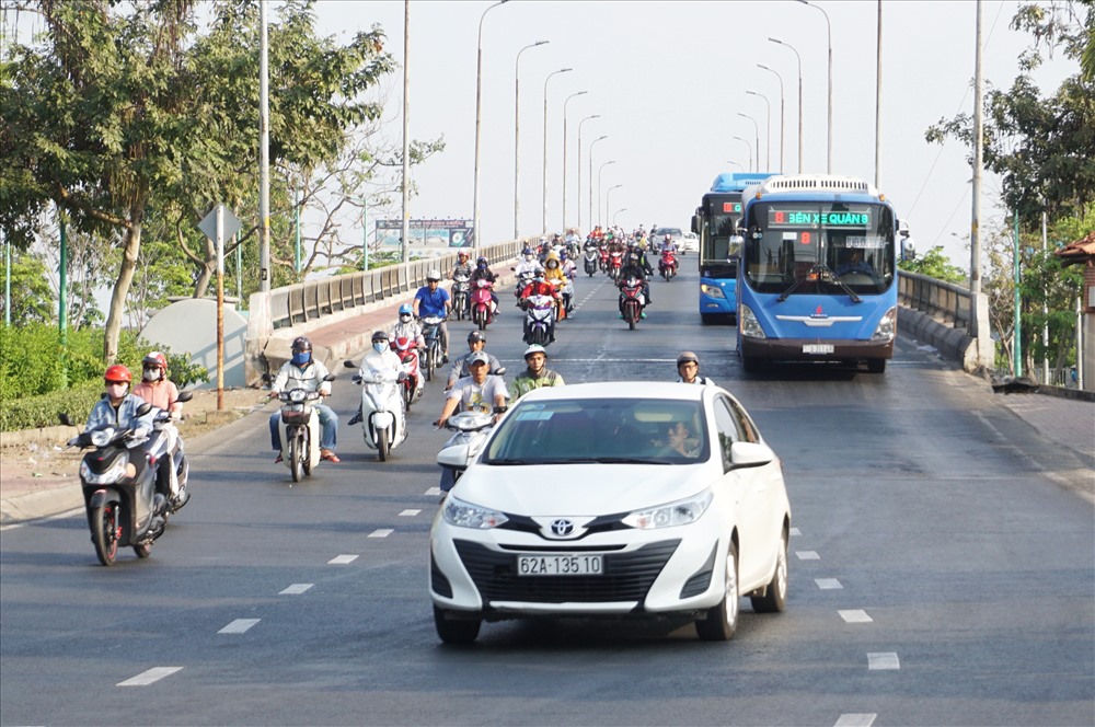 Ghi nhận cao điểm sáng ngày 30.1, cửa ngõ Đông Bắc đổ vào TPHCM vẫn thông thoáng, khác hẳn hình nhả kẹt xe những ngày bình thường.