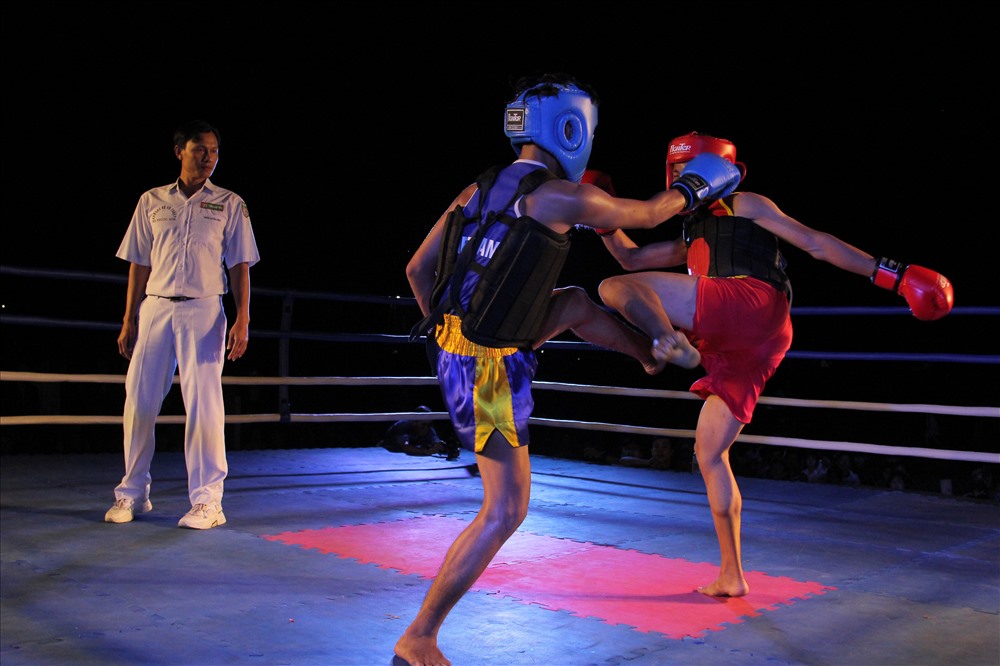 Khán giả rất thích thú với các trận đấu kick-boxing, với nhiều pha ra đòn tay và đòn chân đẹp mắt từ  hai võ sĩ.