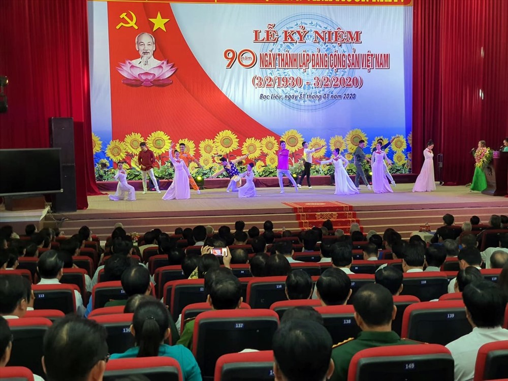 Bạc Liêu long trọng tổ chức lễ kỷ niệm 90 năm Ngày thành lập Đảng (ảnh Nhật Hồ)
