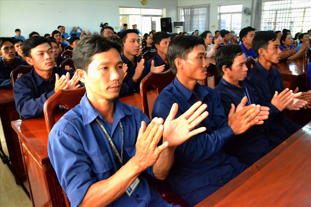 CNLĐ bày tỏ vui mừng khi được lãnh đạo Trung ương quan tâm dịp Tết. Ảnh: LT