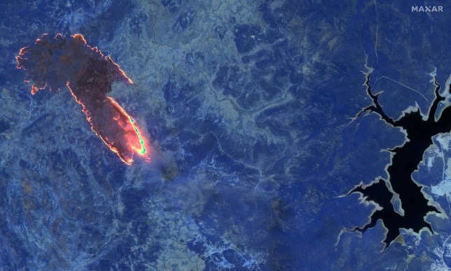 Đám cháy trong một khu rừng gần hồ Eucumbene, thuộc công viên quốc gia Kosciuszko, New South Wales nhìn từ không gian. Ảnh: Reuters.