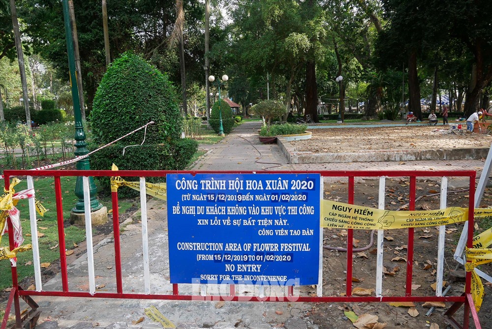 Để phục vụ thi công, công viên này thông báo đóng cửa từ ngày 15.12.2009 đến ngày 1.2.2020.