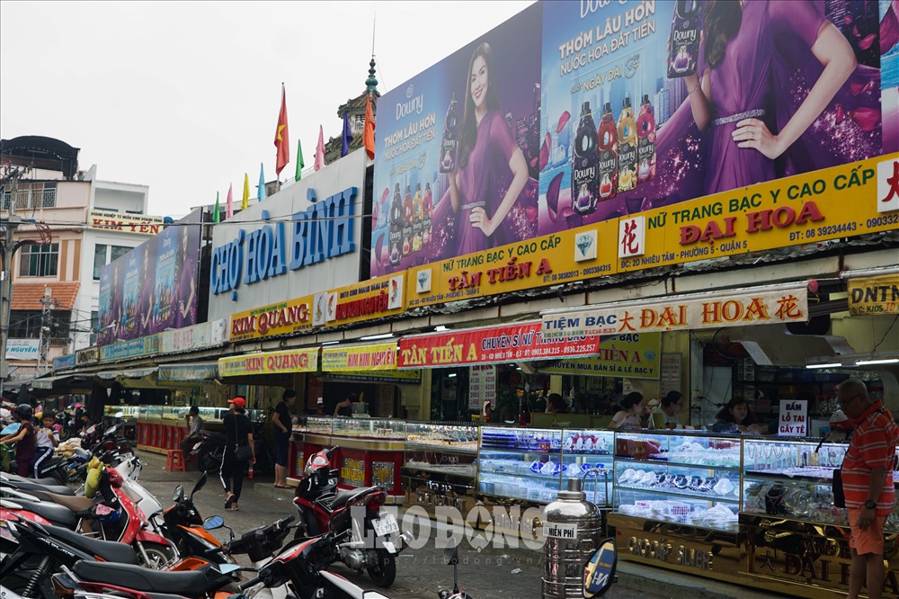 Hình ảnh ghi nhận tại đường Nhiêu Tâm, nơi kinh doanh vàng nổi tiếng tại TPHCM. Ảnh: Phan Anh