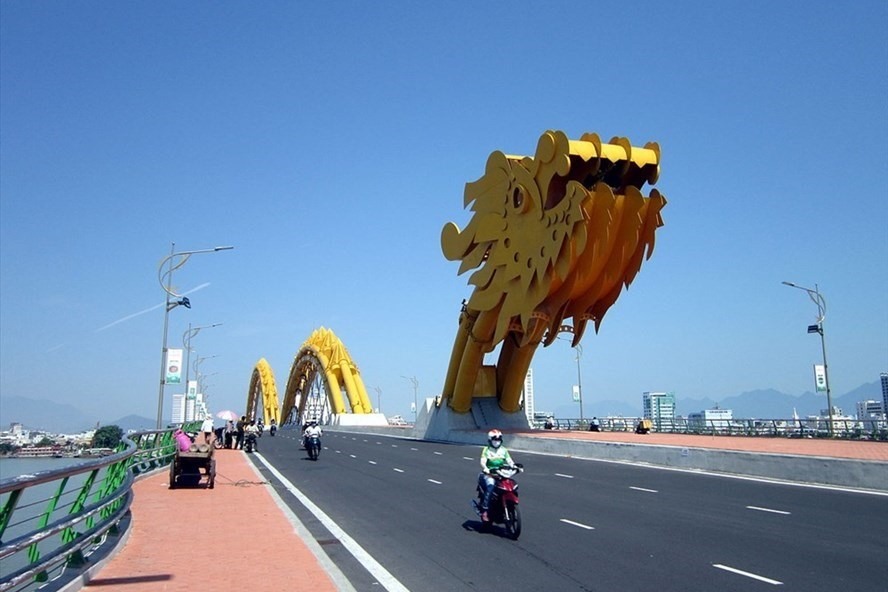 Đà Nẵng là điểm thu hút nhiều khách du lịch. Ảnh: H.L