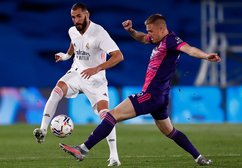 Nhưng ông và các học trò ở Real Madrid cần thay đổi để tạo ra nhiều hướng ghi bàn hơn là chỉ riêng Karim Benzema. Ảnh: Getty Images