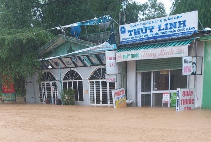 Nhà dân  ở xã Đại Đồng, huyện Đại Lộc bị ngập sâu.