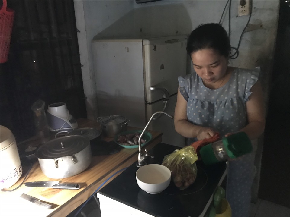 Nhiều nơi ở huyện Đại Lộc đã bị mất điện do mưa bão lớn. Ảnh: Thanh Chung