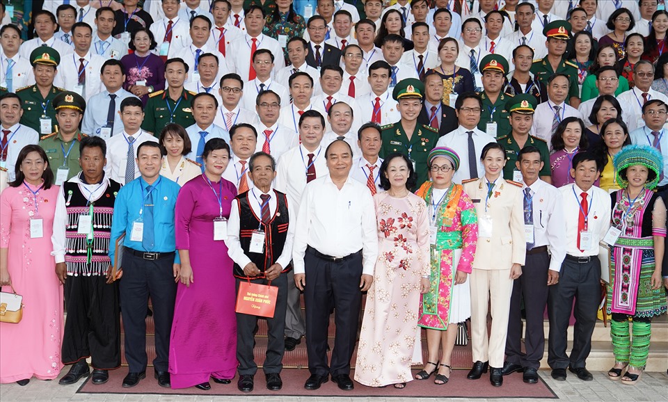 Thủ tướng Nguyễn Xuân Phúc gặp mặt điển hình” Dân vận khéo” toàn quốc năm 2020. Ảnh Quang Hiếu
