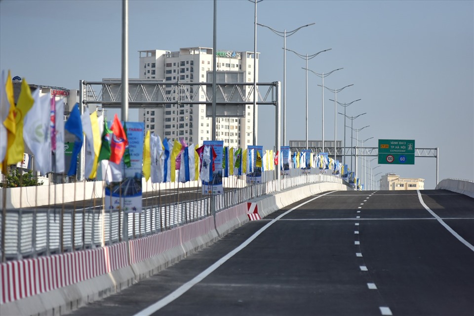 Trong tương lai khi khu vực đô thị trung tâm Hà Nội được phát triển mở rộng, cả tuyến đường vành đai 3 hoàn chỉnh sẽ là trục giao thông đường bộ chính yếu liên kết các cụm đô thị lớn của Hà Nội, cũng như Khu vực hai bên sông Hồng tạo nên trục không gian cảnh quan của Thủ đô.