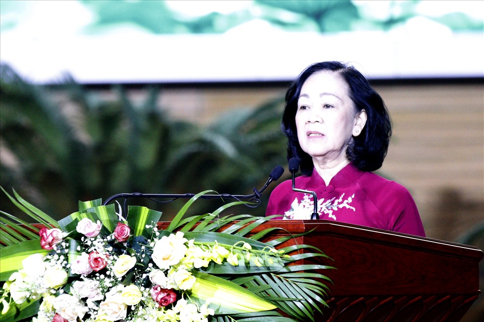 Uỷ viên Bộ Chính trị, Bí thư Trung ương Đảng, Trưởng Ban Dân vận Trung ương Trương Thị Mai phát biểu tại buổi lễ. Ảnh Phạm Cường