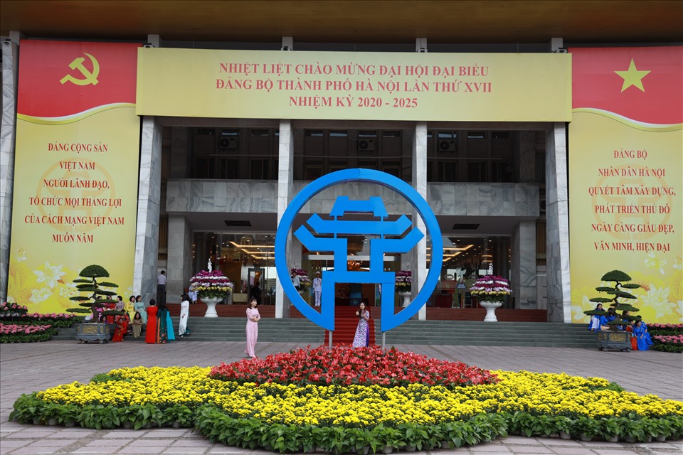 Được biết, Đại hội diễn ra trong 3 ngày (từ ngày 11 đến 13.10.2020) tại Cung Văn hóa lao động hữu nghị Việt - Xô. Dự đại hội có 497 đại biểu chính thức, đại diện cho hơn 45 vạn đảng viên toàn Đảng bộ.