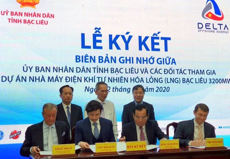Ký kết biên bản ghi nhớ gữa UBND tỉnh Bạc Liêu và các nhà đầu tư điện khí LNG (ảnh Nhật Hồ)