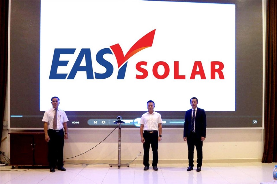 Việc ra mắt sản phẩm Easy Solar hoàn toàn phù hợp với định hướng của EVNFinance trong việc đồng hành cùng EVN trong phát triển năng lượng xanh)
