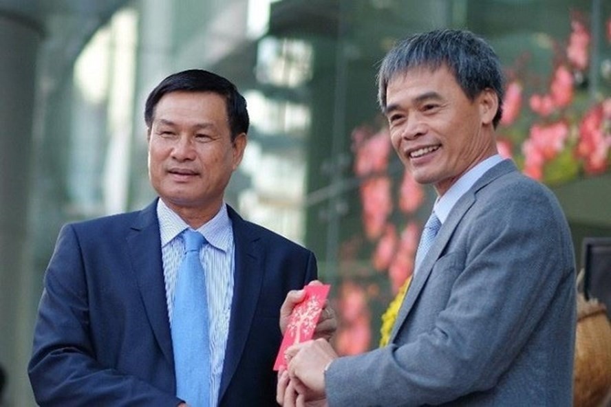 Ông Nguyễn Bá Dương (bên trái) đã chính thức từ nhiệm khỏi vị trí Chủ tịch HĐQT Coteccons. Ảnh: Nguồn Coteccons