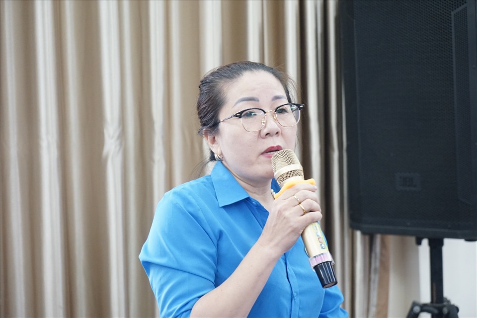 Phó Chủ tịch LĐLĐ tỉnh Nghệ An Nguyễn Thị Thu Nhi cho rằng luật cần bổ sung chế tài giải quyết hành vi cản trở thành lập tổ chức công đoàn. Ảnh: QĐ