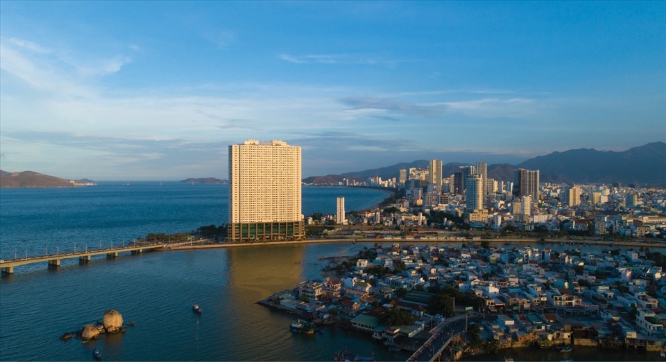 The Aston Luxury Residence sở hữu vị trí được coi là giao lộ thịnh vượng của thành phố.