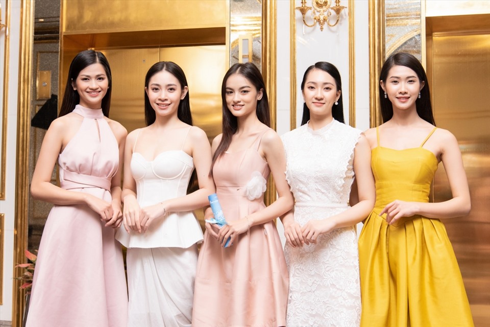 Ngay sau đêm Bán kết Toàn quốc, Top 35 thí sinh đã có một buổi gặp gỡ Hoa hậu Tiểu Vy, tại đây, các thí sinh được bốc thăm chia nhóm, nhận và tìm hiểu dự án “Người đẹp Nhân ái” của mình.
